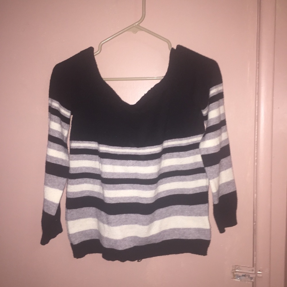Long sleeve, off the shoulder